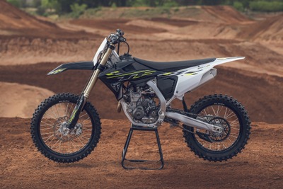 トライアンフの新型450ccモトクロス『TF 450-X』発売、「250-X」ゆずりの最新技術　価格は123万9000円 画像