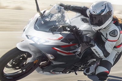 カワサキ『Ninja 400』2026年モデル発表、新色2色で11月発売、価格は81万4000円 画像