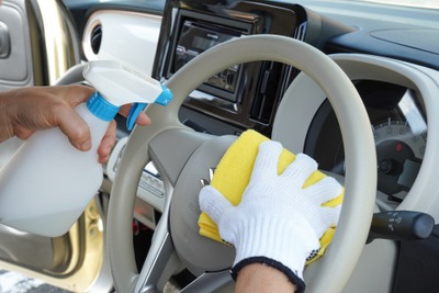 放置した夏の汚れがニオイに変わる前に！ プロ目線で学ぶ車内清掃の正解～Weeklyメンテナンス～ 画像