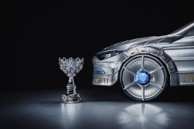 メルセデスベンツ、新型『CLA』のアート作品公開…「リーグ・オブ・レジェンド」世界大会のトロフィーに着想 画像