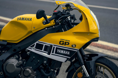 往年のファン号泣? 黄色い「ストロボカラー」の新型ヤマハ『XSR900GP』が初公開!“キング・ケニー”に敬意 画像