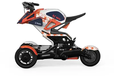 F1ドライバー角田裕毅モデルの3輪電動バイク「Sparrow Tsunoda Edition」初公開…ジャパンモビリティショー2025