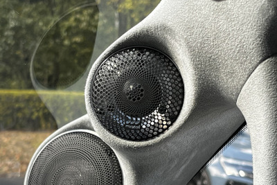 「スピーカー交換」が最初の一歩！ コツは「リア」の同時交換［初めてのカーオーディオ“とっておき”をプロが提案］ 画像