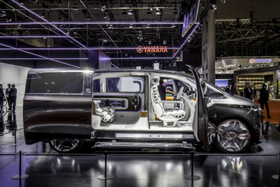 ライバルはアルファード？ メルセデスベンツの最高級ミニバンが日本初公開！…ジャパンモビリティショー2025 画像