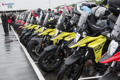 Vスト熱がアツすぎる…！スズキ「Vストロームミーティング2025」開催、「650cc」の存続を開発者が言及!? 画像
