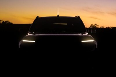 日産のピックアップトラック、『ナバラ』新型が11月19日デビューへ 画像