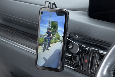 サイドミラーの死角を減らせる補助ミラーは、アナログとデジタル、どっちが買い？［特選カーアクセサリー名鑑］ 画像