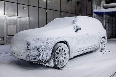 メルセデスベンツの小型SUV『GLB』次期型、プロトタイプの写真…内装は完全公開 画像