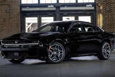 550馬力のマッスルカー『チャージャー スキャットパック』、4ドアの米国受注開始…6万ドル以下で最強のセダンに 画像