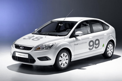 フォード フォーカス、エコ性能が進化…CO2排出量99g/km 画像
