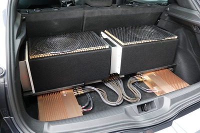 ルノー メガーヌRS のラゲッジが凄い！ 立体インストールでハイエンドカーオーディオを凝縮［Pro Shop インストール・レビュー］by モービルサウンドテクノロジー　前編 画像