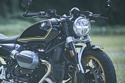 BMW、R 12の限定モデル発売…ゴールドストライプとボバースタイル採用 画像