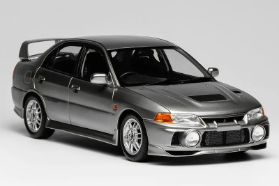 『ランエボIV』を18分の1ダイキャストミニカーで精巧再現、開閉機構付きで発売 画像