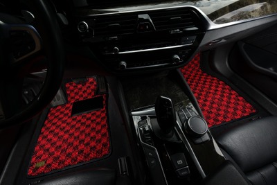 オーダー式カーマットのKARO、再生PET100％のフロアマット「グランシリーズ」を発売 画像