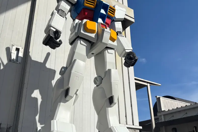 「福山SAにガンダム立っちゃった」西日本初、12分の1サイズ立像が話題に 画像