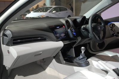 【東京モーターショー09】伊東ホンダ社長、CR-Z は6速マニュアル 画像