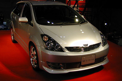 【オートサロン2003速報】市販前のトヨタ『ウィッシュ』は7車種!!---力入ってます 画像