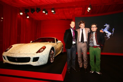 フェラーリ 599 陶磁器バージョン、1億6200万円で落札 画像