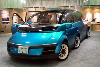 【デトロイトショー2003続報】8輪の電気自動車『KAZ』…ライバルは『マイバッハ』 画像