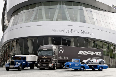 世界のはたらくじどうしゃ…ハミルトンのF1マシンを運ぶアクトロス 画像