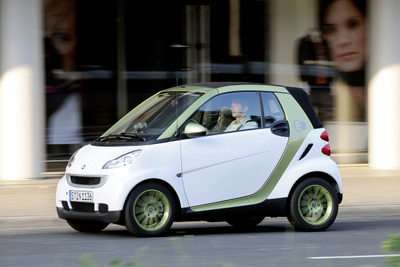 ダイムラー、電気自動車3車種を市場投入 画像