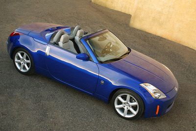 【ニューヨークショー2003出品車】日産『350Zロードスター』…『フェアレディ』のオープンですね 画像