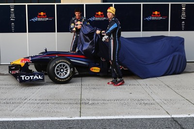 レッドブルがヘレスで新型車ロールアウト 画像