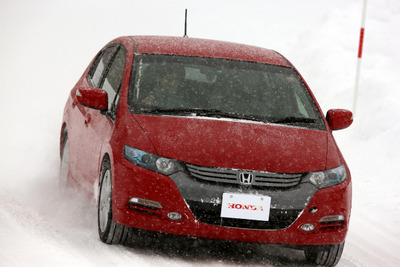 ホンダ インサイト、雪国で意外な人気の理由 画像