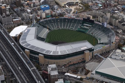 ホンダソルテックの太陽電池、甲子園球場で稼動 画像