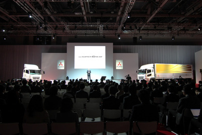 【三菱ふそう スーパーグレート 新型】電子デバイス満載のハイテクマシーン 画像