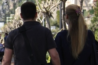 6割超の女性が「車で初めてのキス」---イタリア 画像