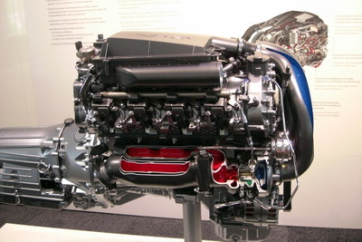 ダイムラー、20％以上の燃費向上を実現した新型エンジンを披露 画像