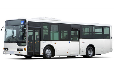 UDトラックス、大型バスのエンジン小型化…ポスト新長期規制に適合 画像