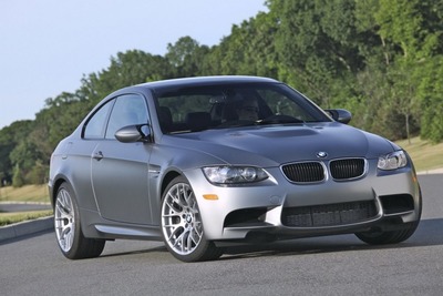 BMW M3 デビュー25周年記念車…12分でスピード完売 画像