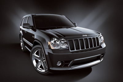 ジープ グランドチェロキー SRT8、ナビ&メンテナンス保証をオプション化 画像