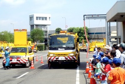 【夏休み】首都高で働く車の見学会 画像