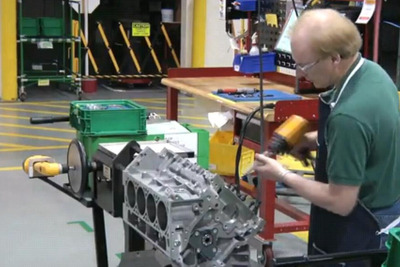 ［動画］コルベット、V8生産時の職人芸を披露 画像