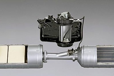 三菱ふそう、小型トラック用クリーンディーゼルを開発 画像