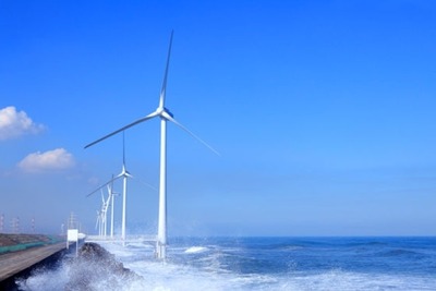 富士重と日立、風力発電システムを共同開発 国内初の港湾外施設で稼働 画像