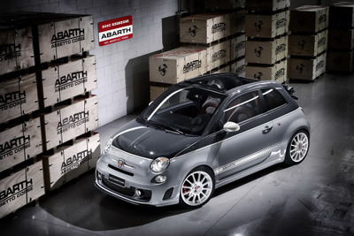 【パリモーターショー10】アバルト 500C に伝統の高性能キット 画像