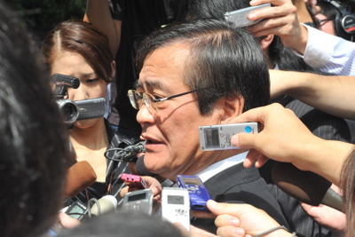 鉢呂新国対委員長「透明性のある中で議論する」 画像
