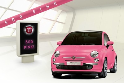 ピンクのフィアット500 でピンクリボンキャンペーン 画像