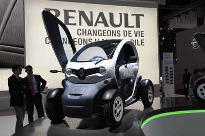 【パリモーターショー10】ルノー超小型EV、価格は3輪スクーター並に…2011年発売 画像