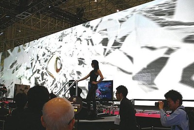 【CEATEC 10】ソニー、21.7×4.8mの3DディスプレイとGT5 画像