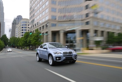 BMW、東京マラソンを駆けぬける歓び 画像