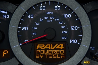 【ロサンゼルスモーターショー10】トヨタとテスラのRAV4 EV、一部公開 画像