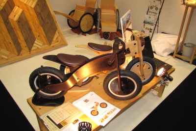 ［IFFT10］木製二輪玩具に引き合い---伝統工芸の職人 画像