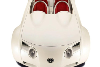 【フランクフルトショー2003出品車】トヨタ『CS＆S』……ハイブリッドだぞ 画像