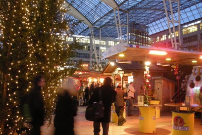 飲酒操縦禁止！ 空港で本格クリスマスマーケット 画像