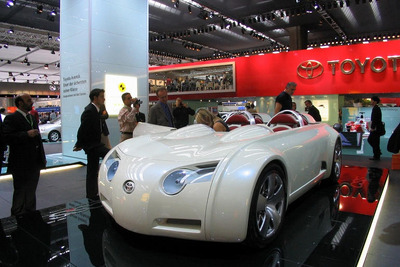 【フランクフルトショー2003速報】スポーティというよりファニー…トヨタ『CS&S』 画像